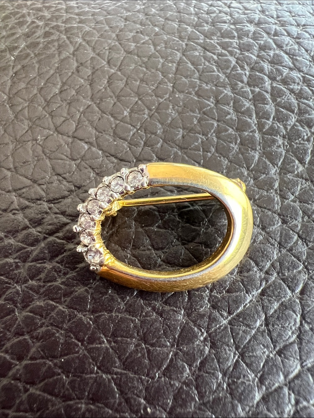 Gold Tone Oval Brooch with Clear Rhinestones